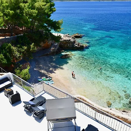 アパート Petarcica