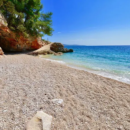 アパート Petarcica